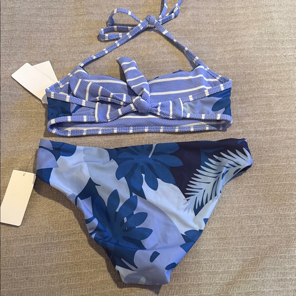 Splendid Reversible Bikini Set - Picture 2 of 3